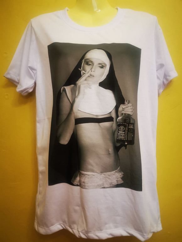 Nun Smoking T-shirt - Kwaitokoeksister South Africa