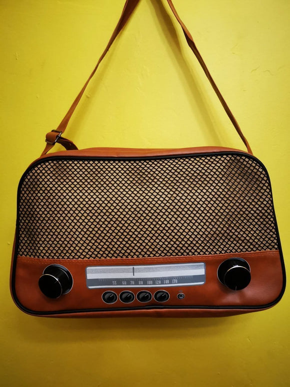 Retro Radio Brown bag - Kwaitokoeksister South Africa